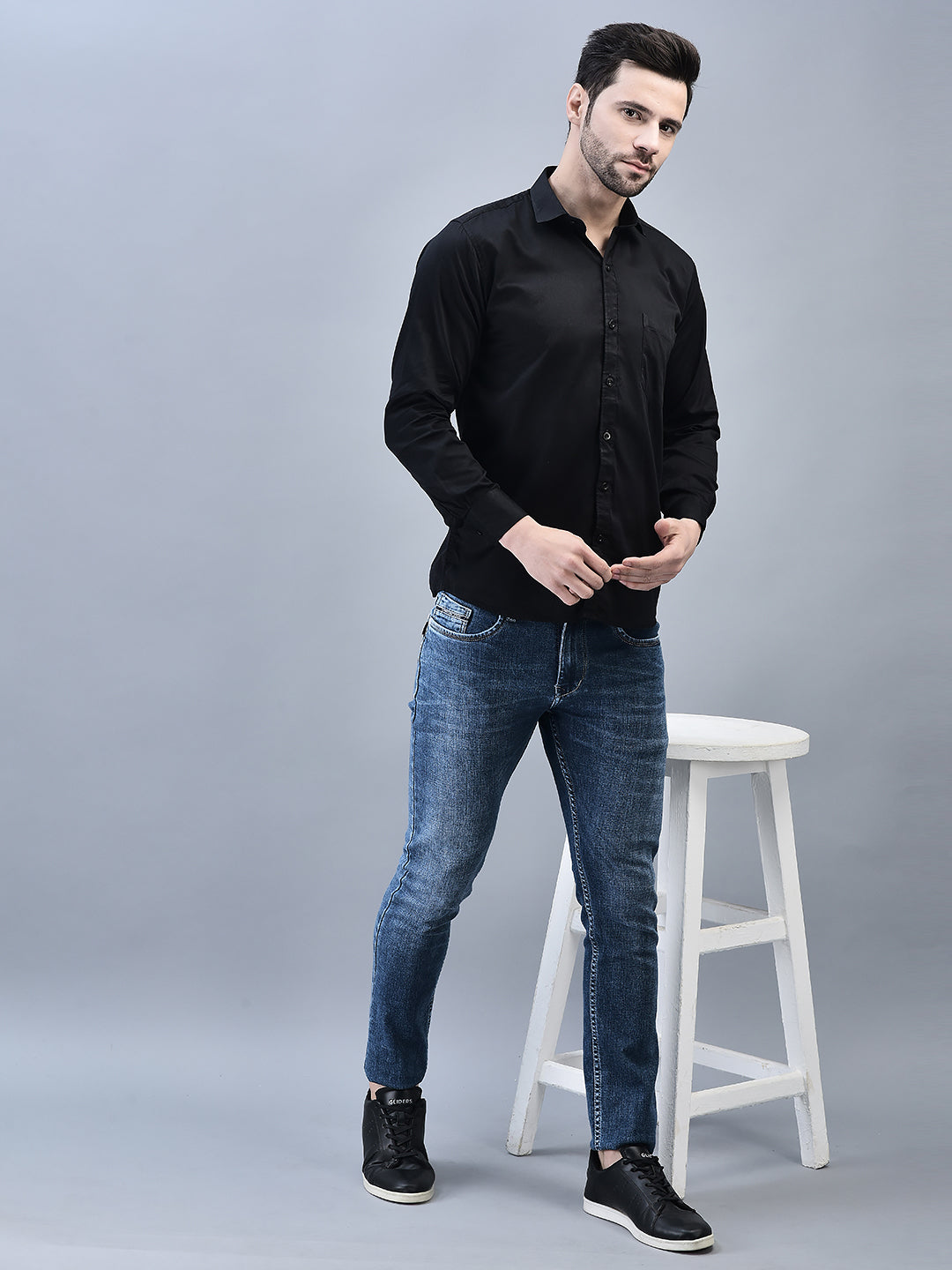 Fine Black Regular Fit Pure Cotton Solid Shirt for Men